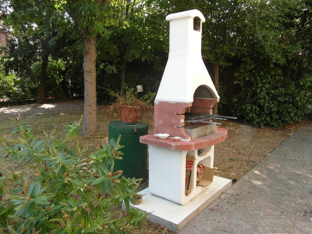 B&B In Villa Civitanova Marche Esterno foto